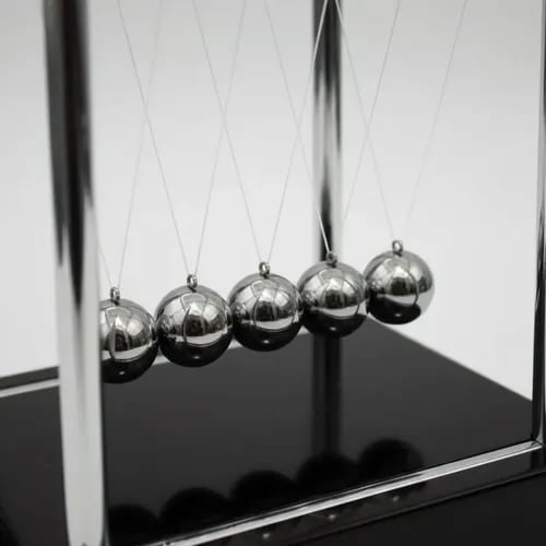 Péndulo Newton Científico Decorativo Antiestrés Plateado — fotografía 7 de 8